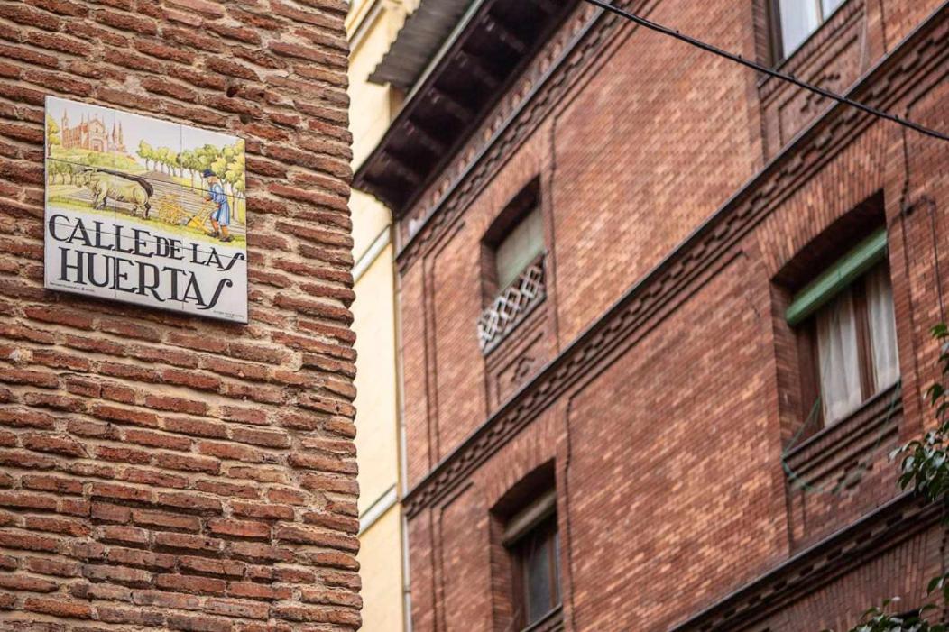 Calle Huertas Corazon By Regalatemadrid — Photos 1